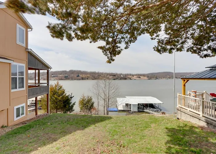 Cozy Camdenton Cottage W/ Deck + Boat Dock Access!