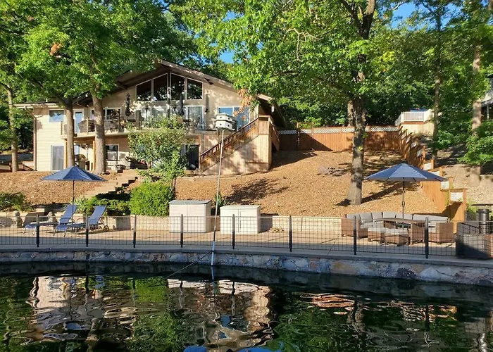 Private Lake House Sleeps Large Groups On The Water Swim N Boat Dock Lots Of Amenities