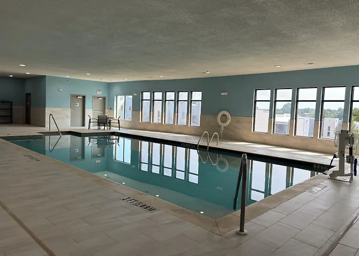 Holiday Inn Express Hotel And Suites Saint Robert By Ihg