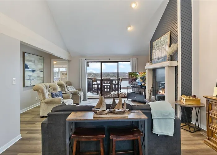 3Bed 3Bath Penthouse Paradise On Lake Of The Ozarks In Osage Beach On 21Mm