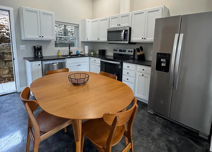 Kapilana Resort Luxury Condos - Lake Of The Ozarks Waterfront, Pool, Dock, Grill, Fishing, Boat Rentals, & Lake Views And Lakefront